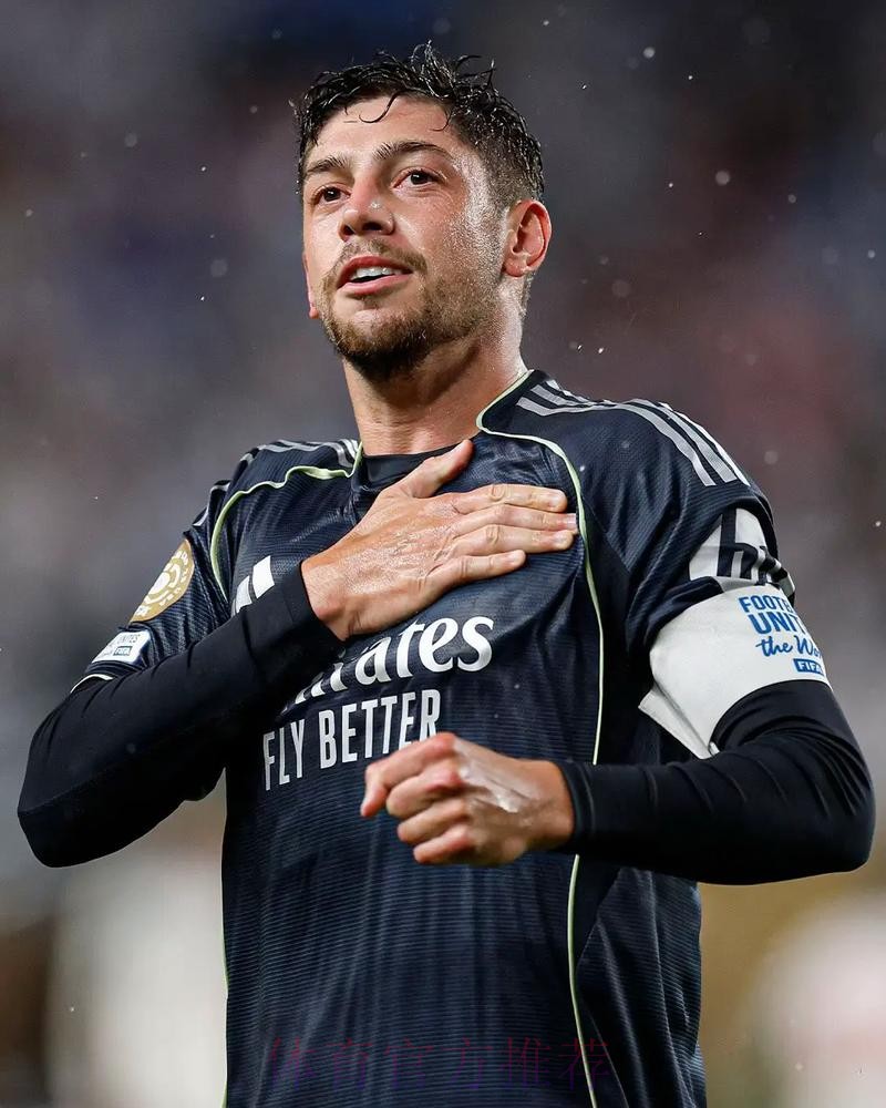 记者:巴尔韦德已连续3周带伤作战 但他仍坚持上场 记者:巴尔韦德已连续3周带伤作战 但他仍坚持上场